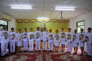 พิธีรับพระราชทานพระบรมฉายาลักษณ์ พระบาทสมเด็จพระเจ้าอยู่หัว และสมเด็จพระนางเจ้าฯ พระบรมราชินี