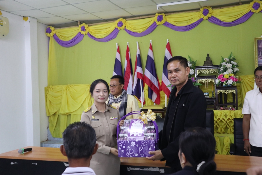 ต้อนรับปลัดสมพิศ