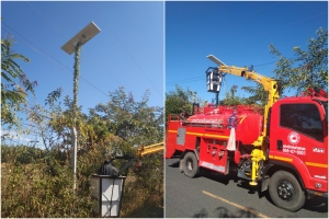 ตัดแต่งกิ่งไม้ เครือไม้ ที่เกาะตามเสาไฟ ในบริเวณถนนสายทางบ้านคำปะโอ๊ะ หมู่ที่ 2